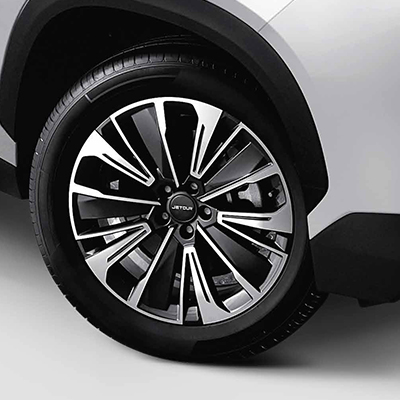 19-inch Sporty Alloy Wheels